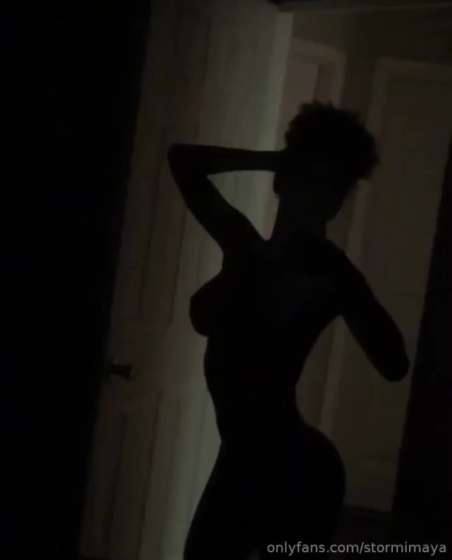 Nude in the dark ?