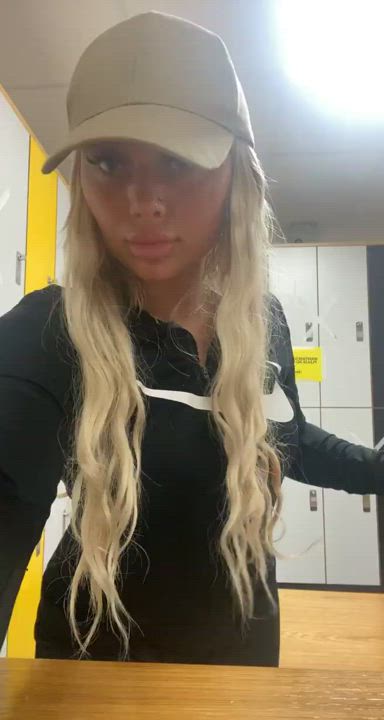 Bliss showing off her body in the gym