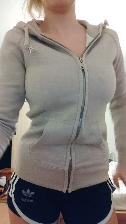 Come unzip for a big natural suprise ????[F]