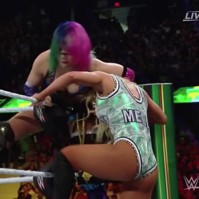 Mella Ass