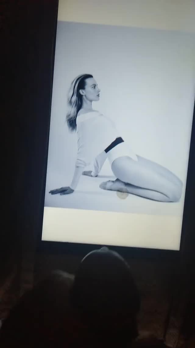 Celebrity Cum Margot Robbie gif