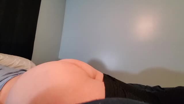 Shaking that sissy ass