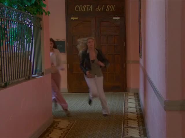 Alexandra Daddario and Kate Upton bouncing