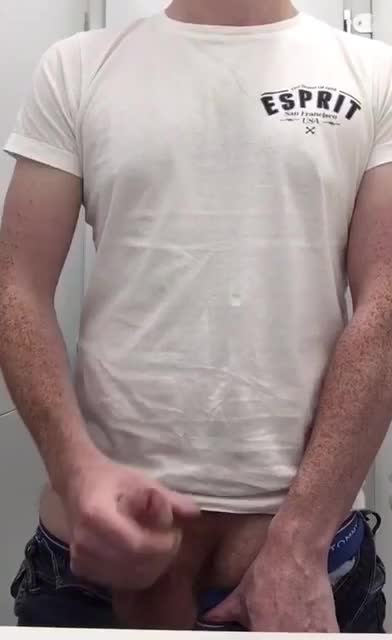 Ginger jerking in the toilets