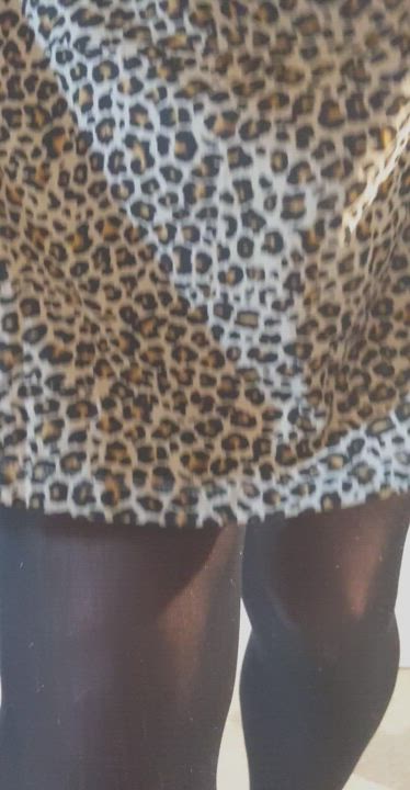 Anyone like [m]y long legs in pantyhose? [OC]