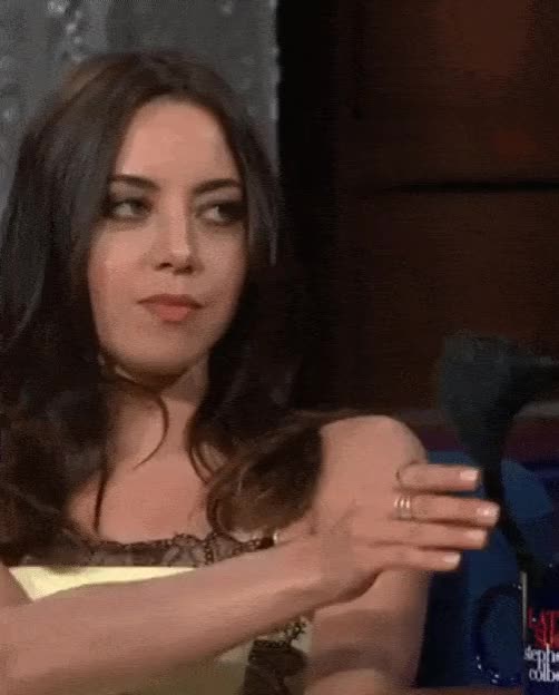 (101541) Aubrey Plaza with cat ears
