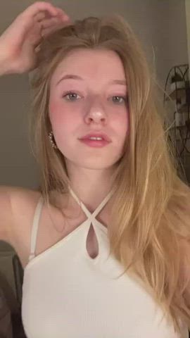 18 years old blonde blue eyes cute eye contact girls teen tiktok white girl gif