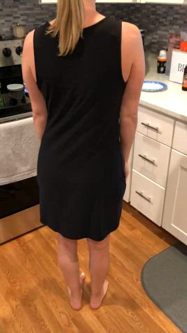 35y/o Milf getting your dinner ready