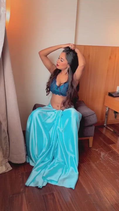 Babe Dancing Jiggling gif