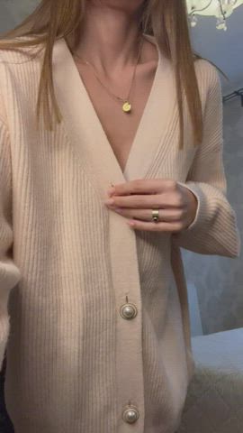 That’s is story about sexy body under the shy look girl ☺️🥰