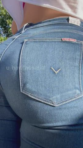how many cocks do you think got happy seeing this ass walking?