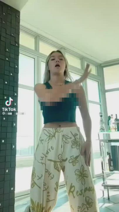 Look at those pixels shake ahahah
