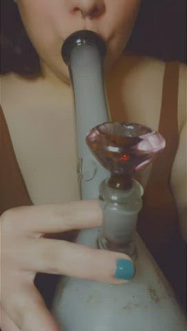 Want to smoke and play? ?