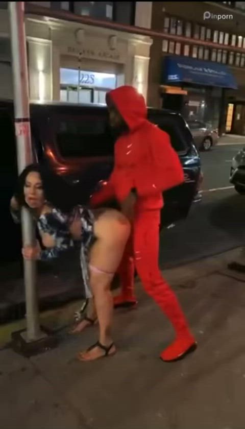 Public dryhump with the tiddies out!