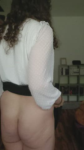 A little jiggle and spread >_< <3