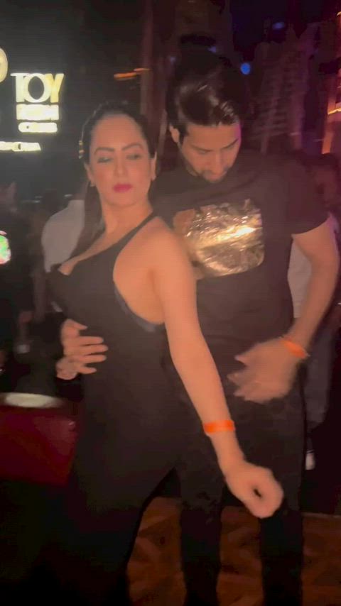 actress bengali big tits bollywood dancing hindi indian milf twerking gif