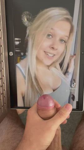 How many ropes of cum do you count?