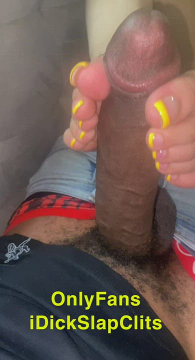 I love her size 5 soles 😩☀️