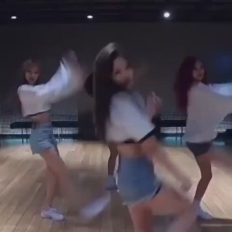 Too shy to wiggle that tight ass Jennie but still looking hot right there baby girl