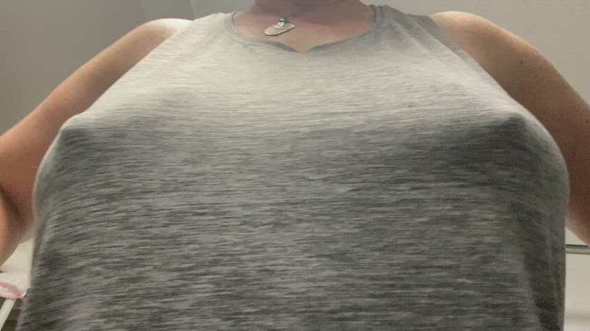 My kitty has lots of jiggle under that shirt