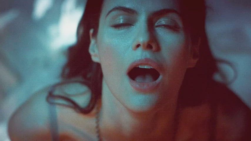 Alexandra Daddario GIF by zipo91