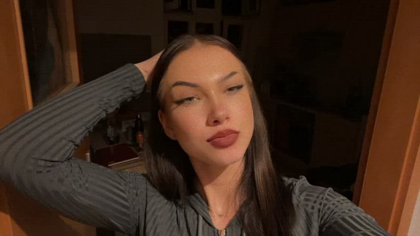 face or booty? What is more appealing for you guys?