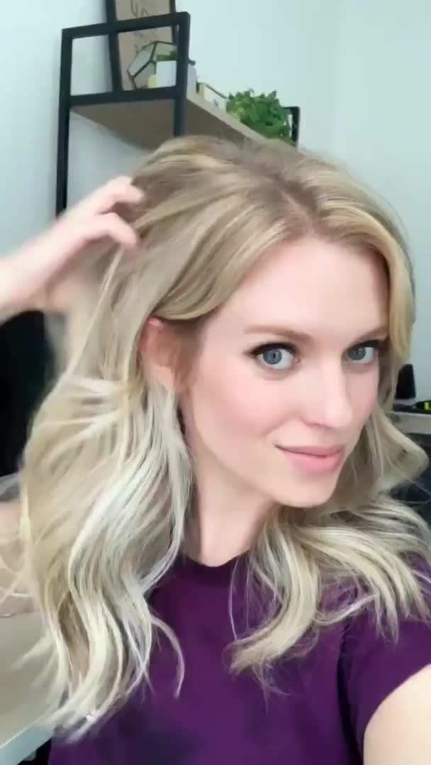 Barbara Dunkelman gif