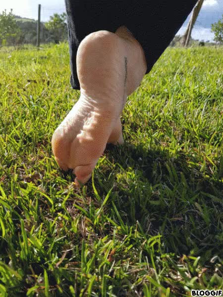 Feet Shaking 