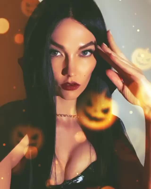 Karlie Kloss gif