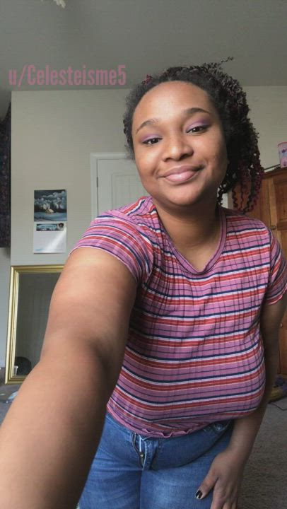 hope nobody realizes that I’m braless today ?