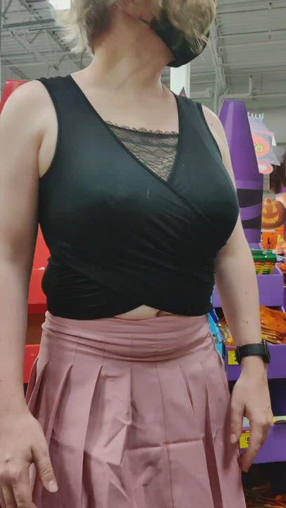 Is this okay? [T?] [NB?] The gender tags here are... limited. lol.