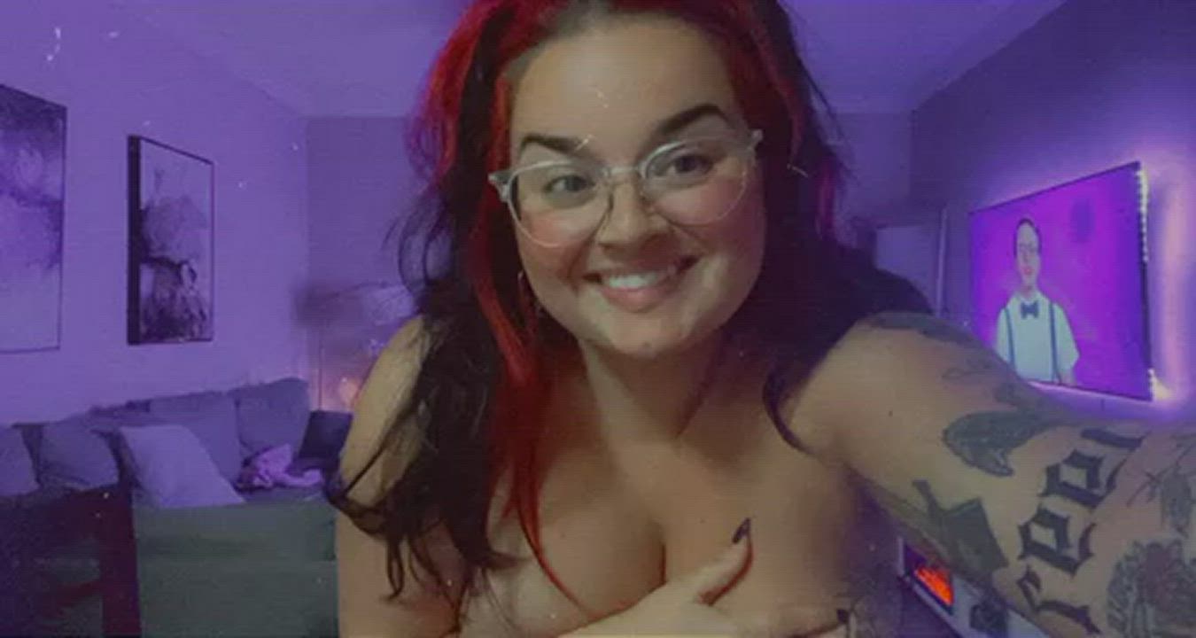 dropping by before bed 🥰 (oc)