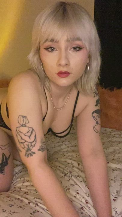 What would you do if you found me under your Christmas tree ? 🥺😘