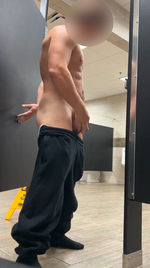 showing off in the locker room after a workout 😜