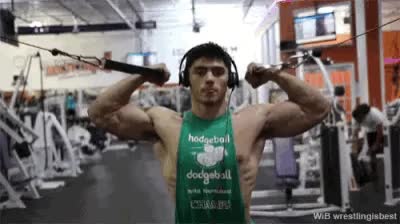 Hot tank top in the gym ...