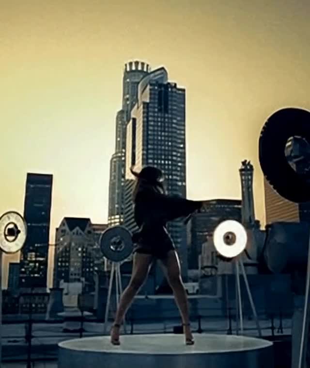 Beyonce - Crazy in Love ft. JAY Z (part 46)