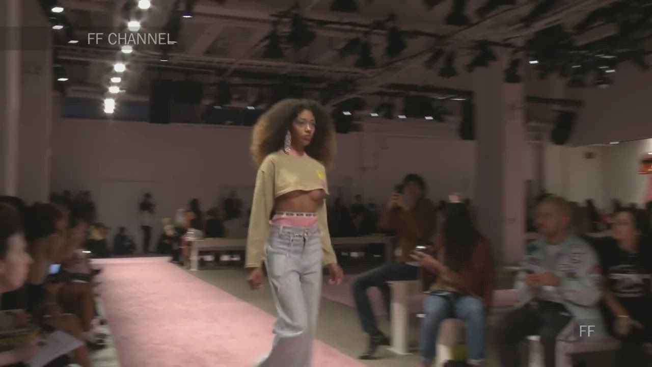 Nipslip model Nynke Slegers