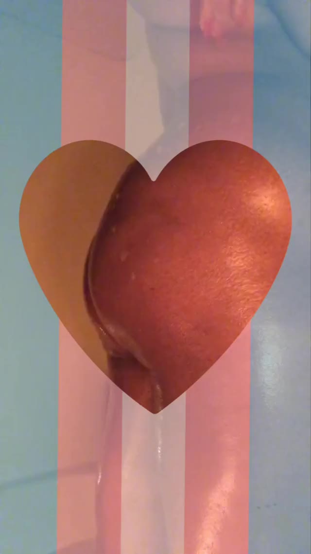 SnapChat filters are fun. This one worked out perfect for highlighting the booty.