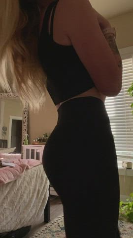 ass blowjob booty college fitness leggings strip striptease tattoo gif