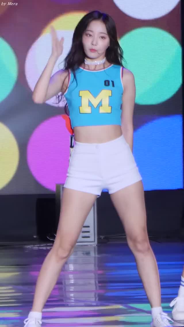 180723 MOMOLAND (모모랜드) - BAAM'(배앰) [연우] YeonWoo 직캠 (울산 썸머페스티벌)