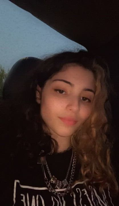 If you upvote I’ll send you 10 nudes 😈