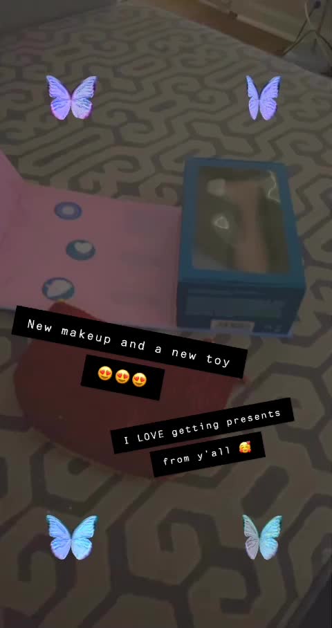 New makeup funded by one of y’all AND a new toy from my wishlist came today ??