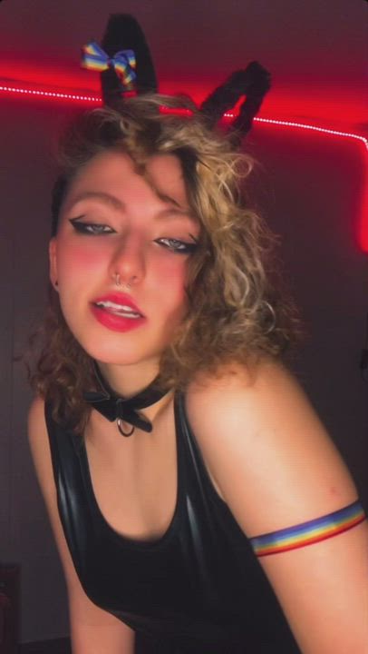 Here's the sexiest petite you've ever had