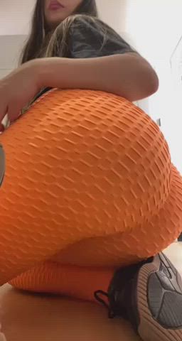 femdom findom yoga pants girls-in-yoga-pants gif