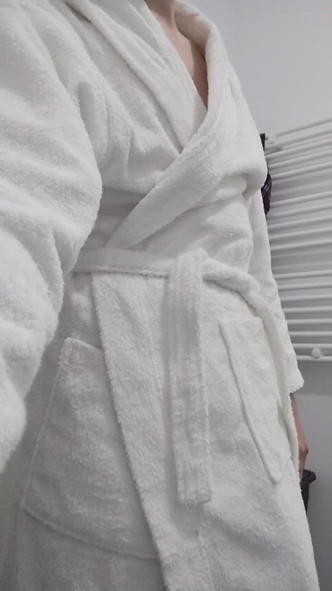 Bathrobe reveal