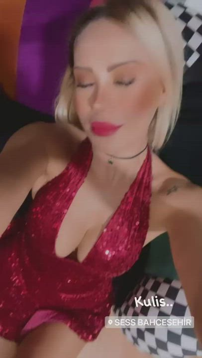 Blonde Girls Turkish gif