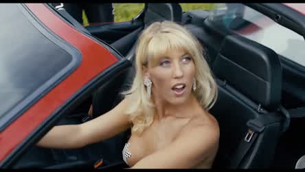 Miriam Vollath plot with pasties [Die Superbullen (2011)]