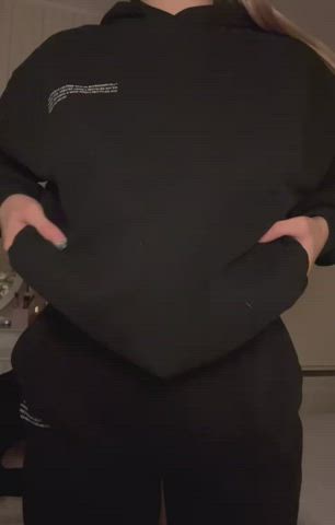 guys that love to suck nipples>>>>>