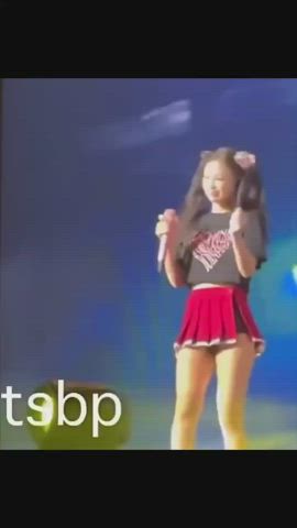 I fucking love those thighs babe yet I like the view underneath 😏👌