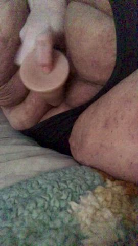 Feeling really slutty fucking myself as soon as I get home from work but I can’t
